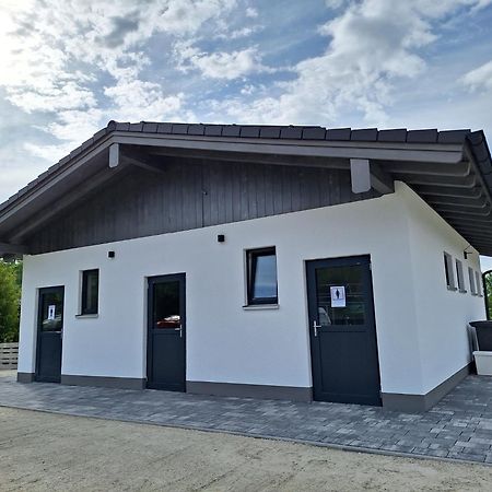 Campingplatz Mariengrund แบร์เนา อัม คีมเซ ภายนอก รูปภาพ